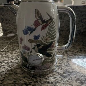Floral Design Electric Kettle - White and Silver